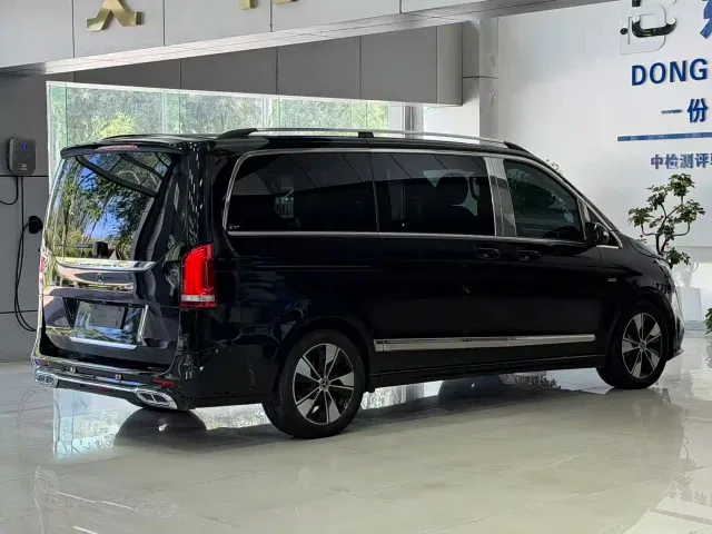 Mercedes-Benz V-Class — Фото автомобиля 22