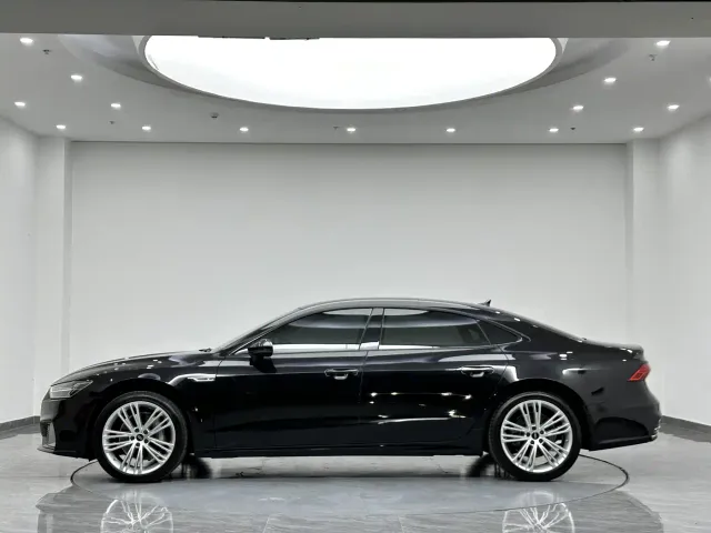 Audi A7L — Фото автомобиля 3