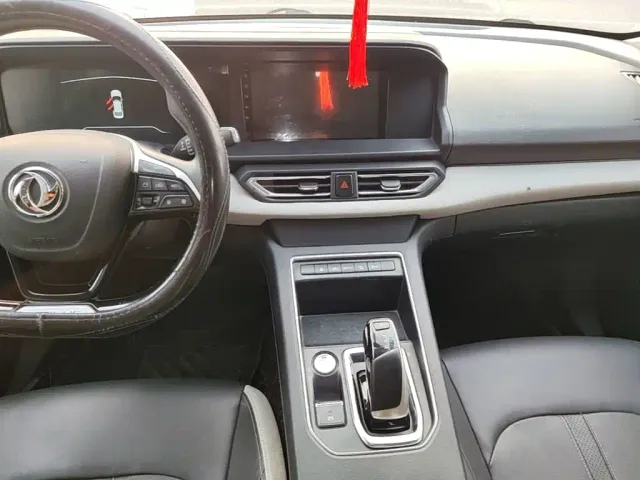 Dongfeng Fengshen E70 — Фото автомобиля 12