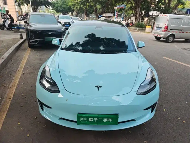 Tesla Model 3 — Фото автомобиля 2