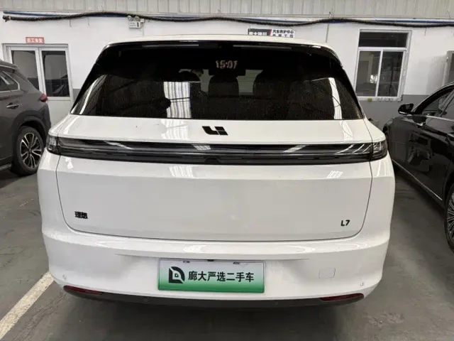Li Auto L7 — Фото автомобиля 5