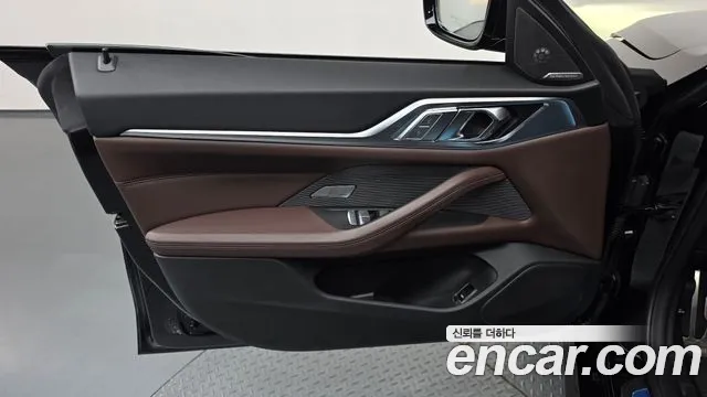 BMW i4 — Фото автомобиля 20