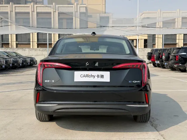 Hongqi E-QM5 — Фото автомобиля 5
