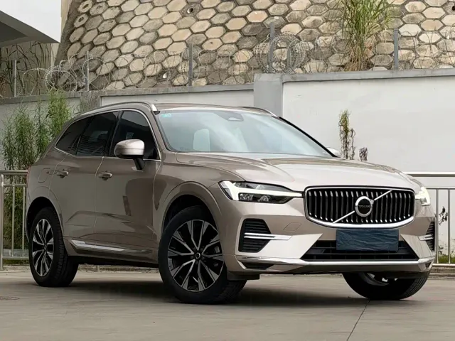 Volvo XC60 — Фото автомобиля 3