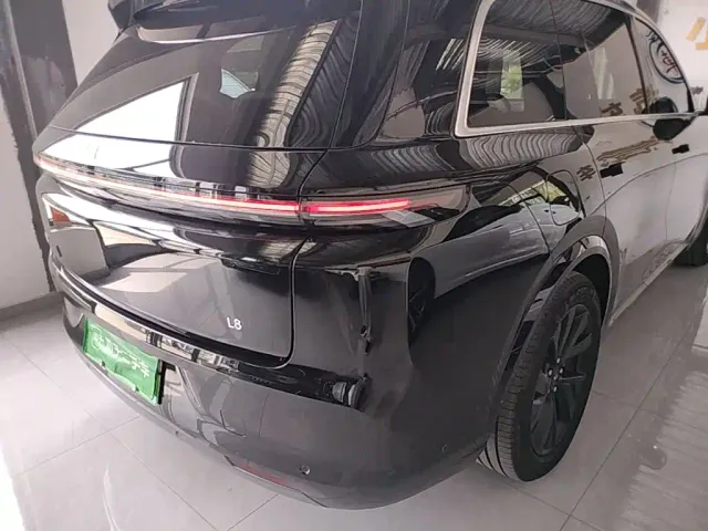 Li Auto L8 — Фото автомобиля 7