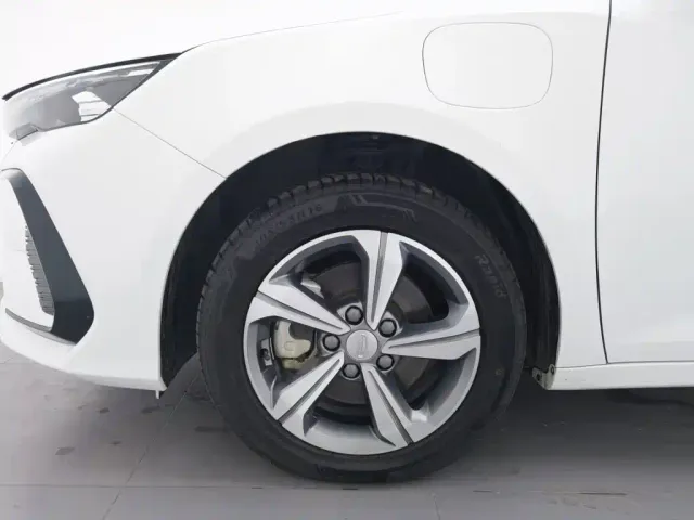 Geely Emgrand L — Фото автомобиля 17