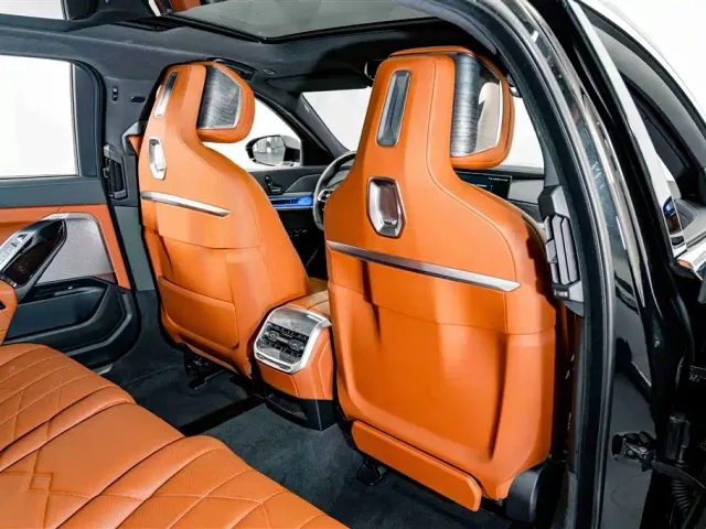 BMW 7 Series — Фото автомобиля 23