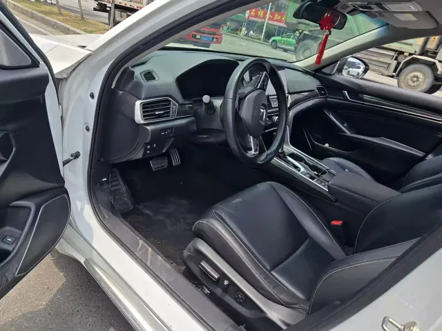 Honda Accord — Фото автомобиля 4