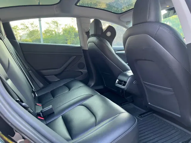 Tesla Model 3 — Фото автомобиля 8