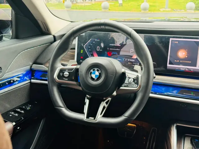 BMW 7 Series — Фото автомобиля 20