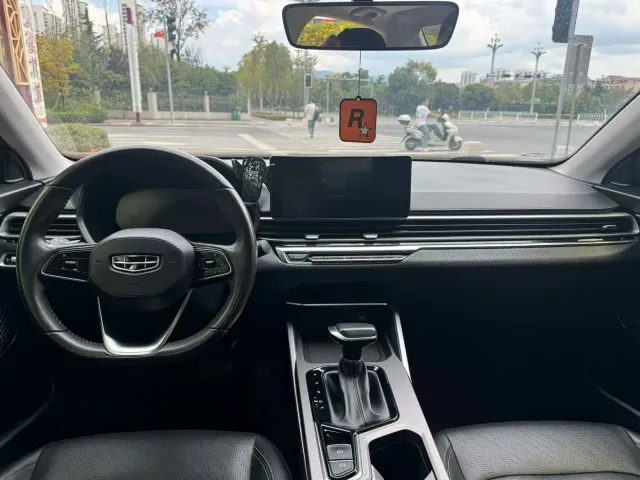 Geely Emgrand — Фото автомобиля 7
