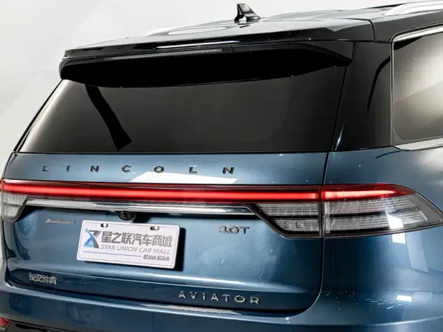 Lincoln Aviator — Фото автомобиля 7