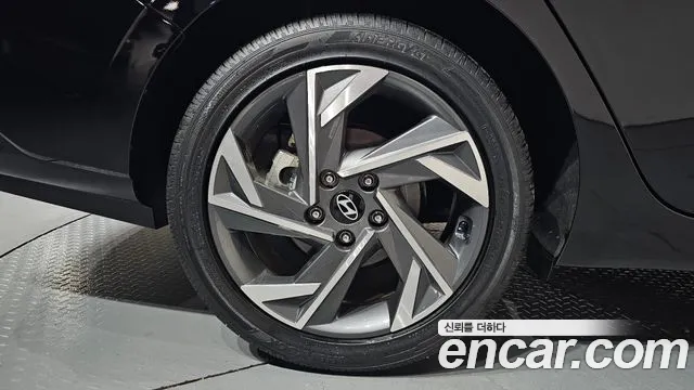 Hyundai AVANTE Новый Avante (CN7) — Фото автомобиля 19
