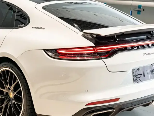 Porsche Panamera — Фото автомобиля 17