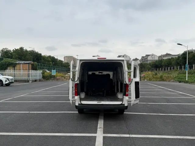 Yufeng Auto Golden Warehouse — Фото автомобиля 9