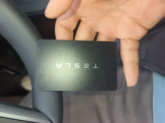 Tesla Model Y — Фото автомобиля 8