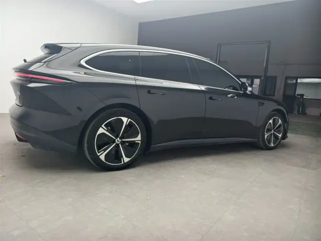 Nio ET5 Touring — Фото автомобиля 8