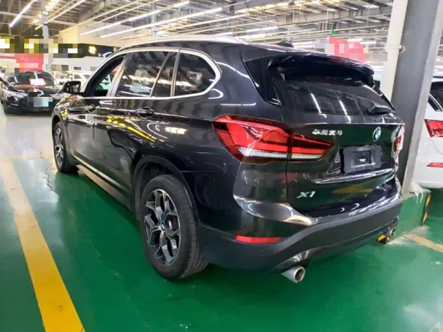 BMW X1 — Фото автомобиля 4