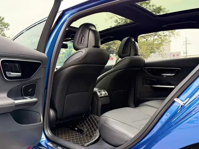 Mercedes-Benz C-Class — Фото автомобиля 5