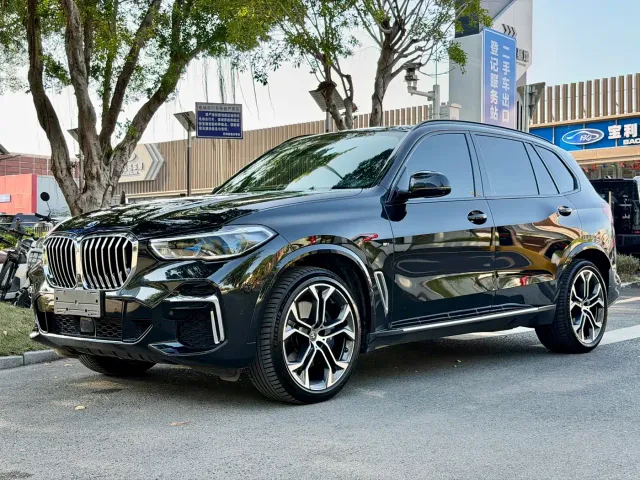 Фотография автомобиля — BMW X5