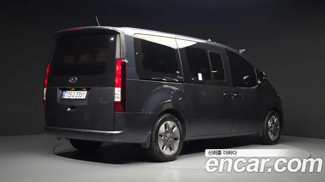 Hyundai Staria Staria Tourer 11 мест — Фото автомобиля 2