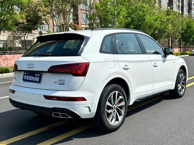 Audi Q5L — Фото автомобиля 8