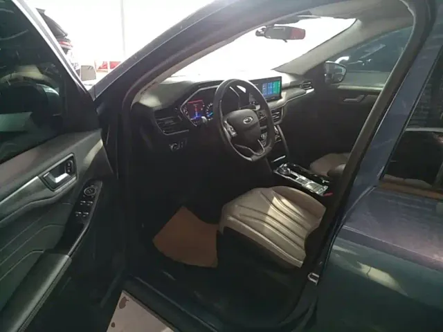 Ford Escape — Фото автомобиля 14