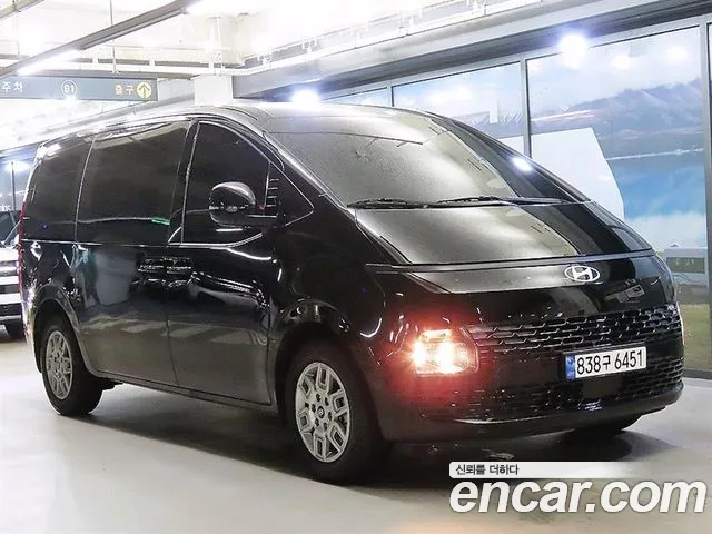 Фотография автомобиля — Hyundai Staria