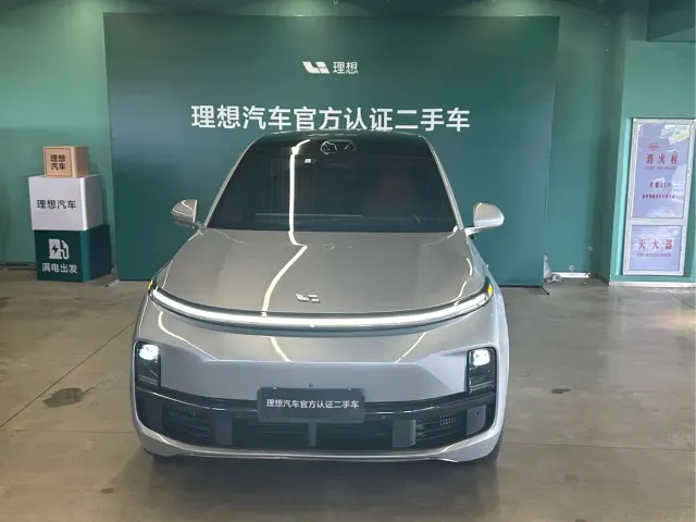 Li Auto L9 — Фото автомобиля 2