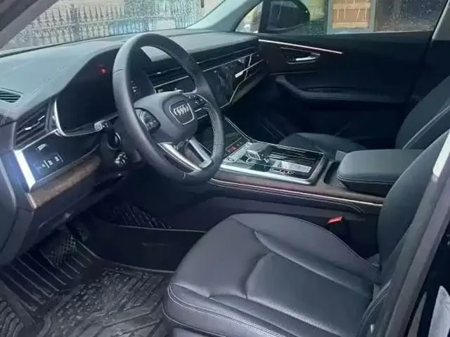 Audi Q7 — Фото автомобиля 3
