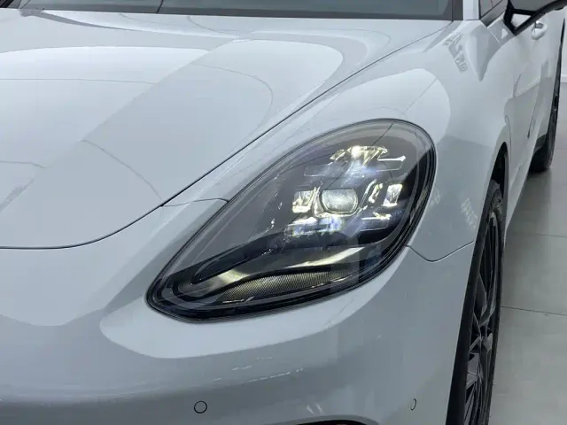 Porsche Panamera — Фото автомобиля 3
