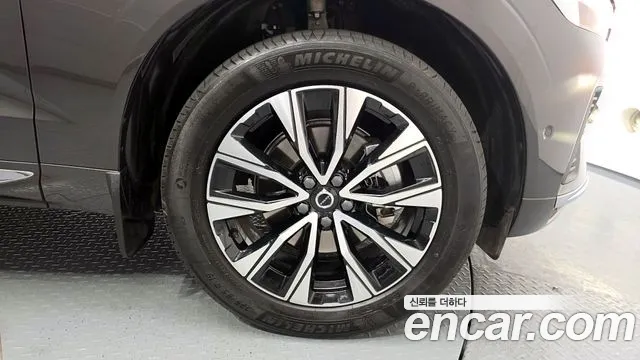 Вольво XC60 — Фото автомобиля 19