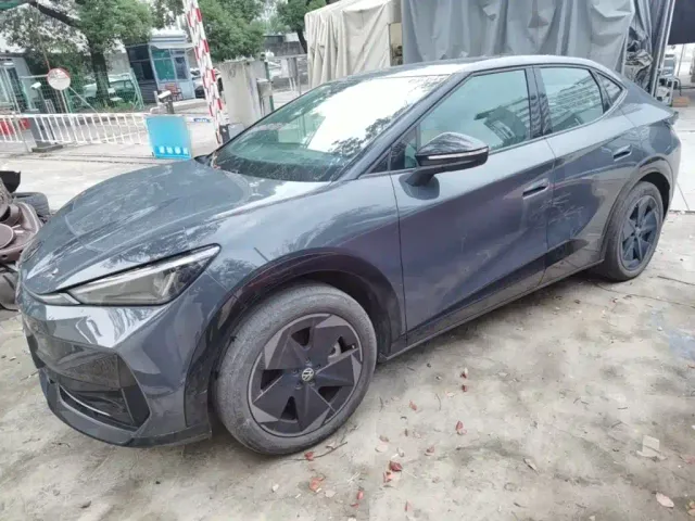 Фотография автомобиля — Volkswagen ID. Unyx 06
