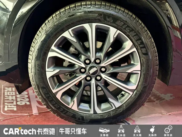 Cadillac XT5 — Фото автомобиля 21