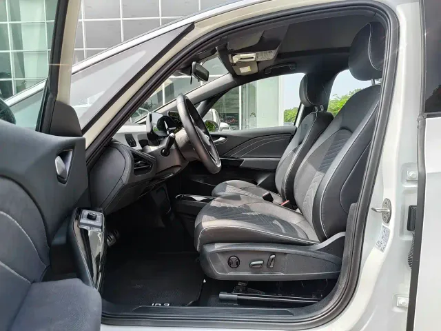 Volkswagen ID.3 — Фото автомобиля 12