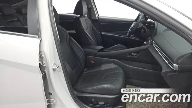 Hyundai AVANTE Avante (CN7) — Фото автомобиля 12