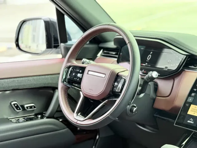 Land Rover Range Rover Sport — Фото автомобиля 9