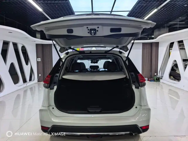 Nissan X-Trail 2022 Facelift 2.0L 2WD Smart Connect Ultimate Edition — Фото автомобиля 9
