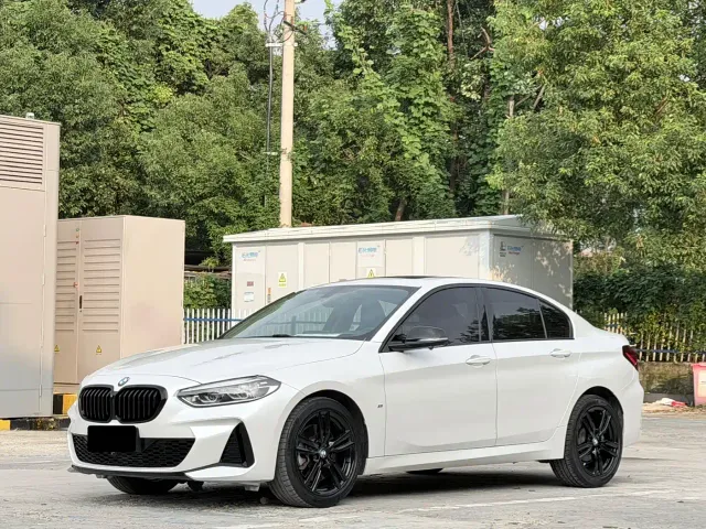Фотография автомобиля — BMW 1 Series