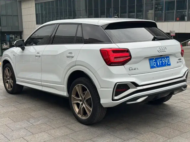 Audi Q2L — Фото автомобиля 5