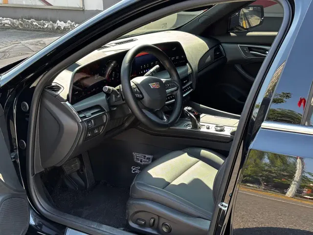 Cadillac CT5 — Фото автомобиля 4