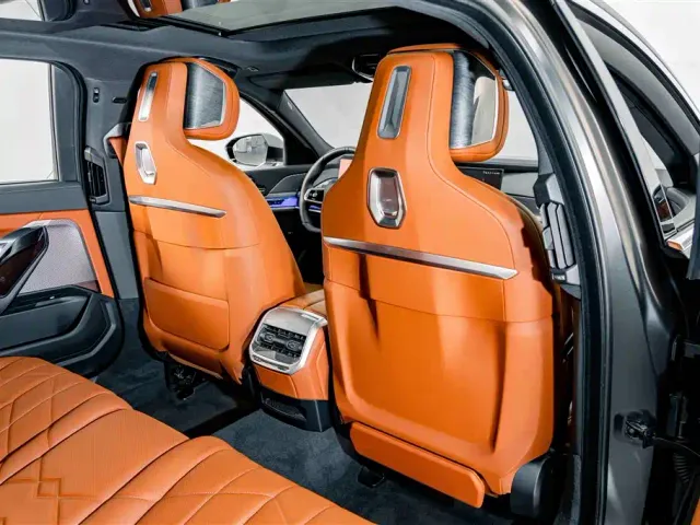 BMW 7 Series — Фото автомобиля 23