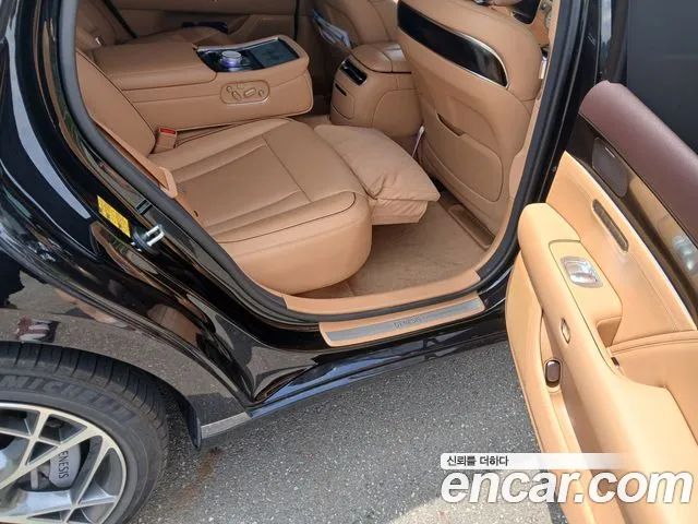Genesis G90 Бензин 3.5 турбо AWD — Фото автомобиля 11