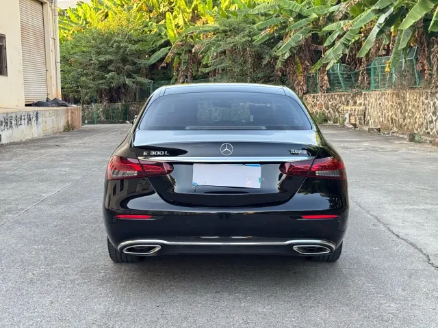 Mercedes-Benz E-Class — Фото автомобиля 9