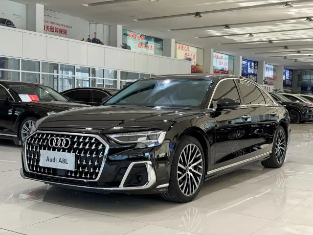 Фотография автомобиля — Audi A8