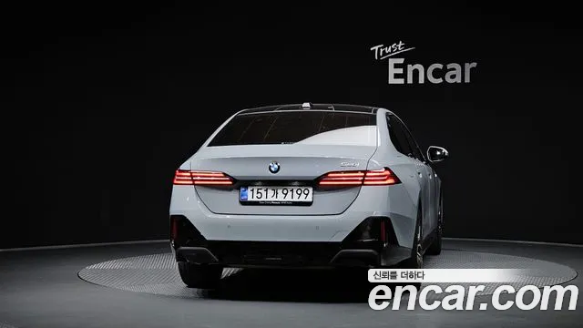 BMW 5-Series — Фото автомобиля 3