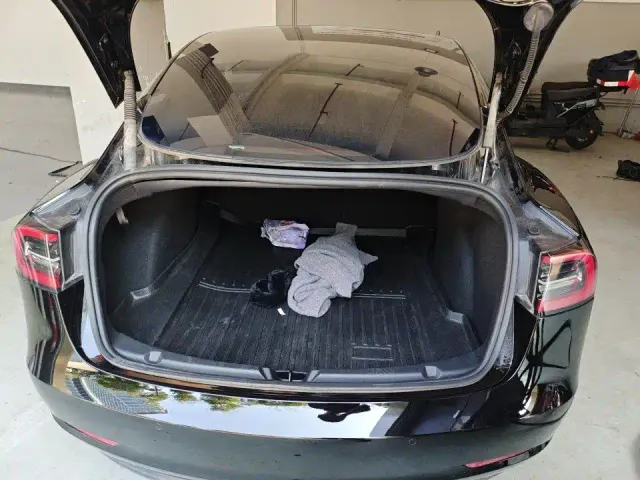 Tesla Model 3 — Фото автомобиля 7