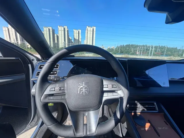 BYD Qin L — Фото автомобиля 11