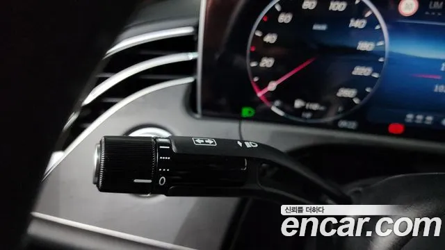 Mercedes-Benz E-Class — Фото автомобиля 28