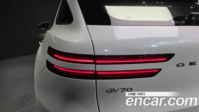 Genesis GV70 2.5T Бензин 2WD — Фото автомобиля 23